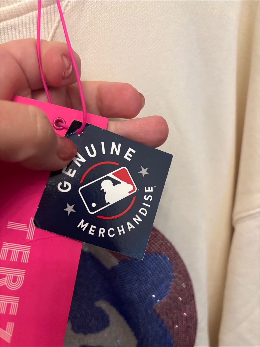 MLB Super Cute Crewneck with Cubs rhinestone graphic - Picture 4 of 6